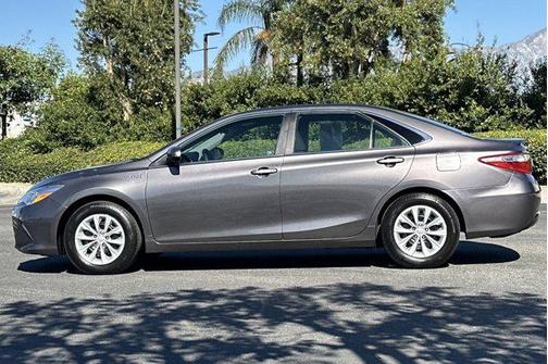 2016 Toyota Camry Hybrid LE