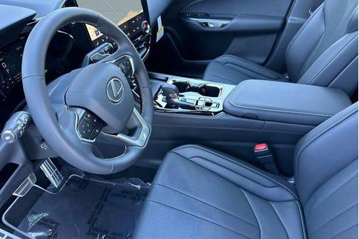 2026 Lexus NX 450h+ F SPORT Handling