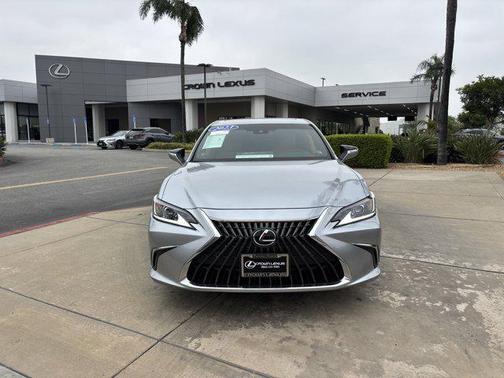 2023 Lexus ES 300h Base