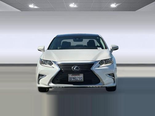 Eminent White Pearl 2017 Lexus ES 350 Base