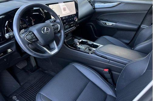2025 Lexus NX 350h Premium