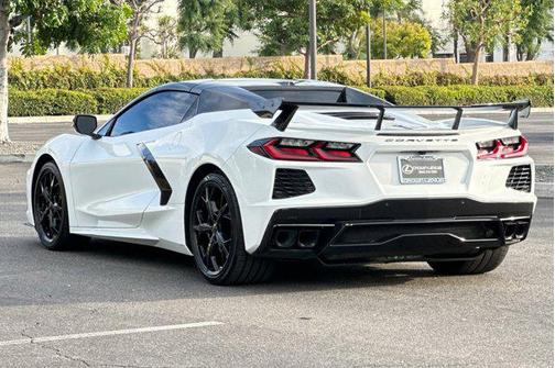 Arctic White 2025 Chevrolet Corvette Stingray w/3LT
