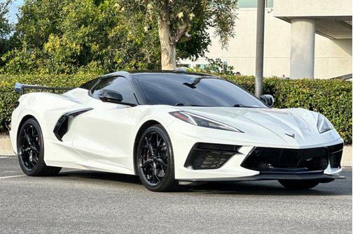 Arctic White 2025 Chevrolet Corvette Stingray w/3LT