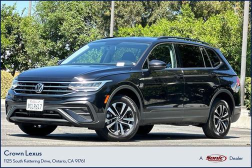 Deep Black Pearl 2022 Volkswagen Tiguan 2.0T S