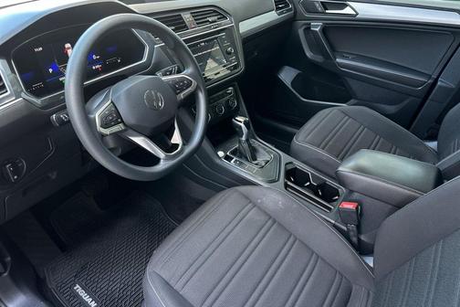 Deep Black Pearl 2022 Volkswagen Tiguan 2.0T S