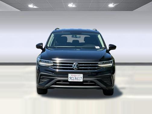 Deep Black Pearl 2022 Volkswagen Tiguan 2.0T S