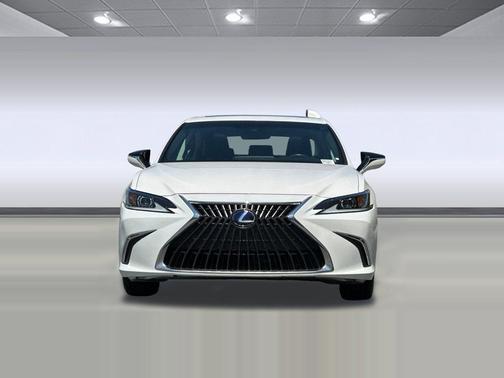 Eminent White Pearl 2022 Lexus ES 300h Base