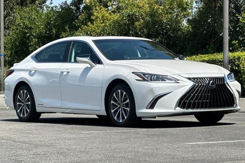 Eminent White Pearl 2022 Lexus ES 300h Base