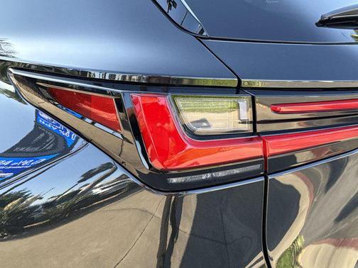 2025 Lexus NX 450h+ Luxury