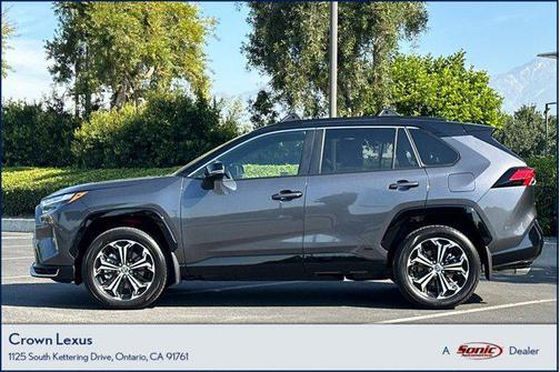 2025 Toyota RAV4 Hybrid SE