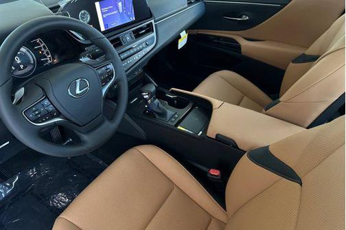 2025 Lexus ES 300h Base