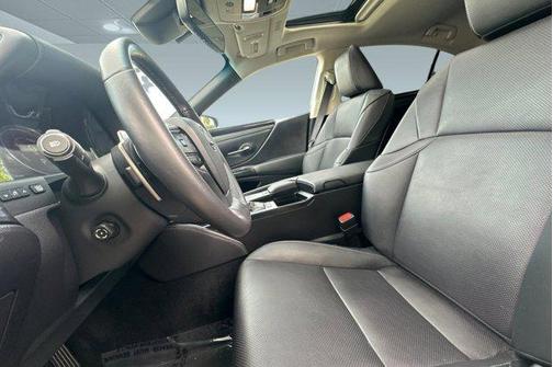 2021 Lexus ES 300h Base