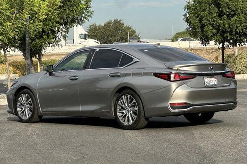 2021 Lexus ES 300h Base