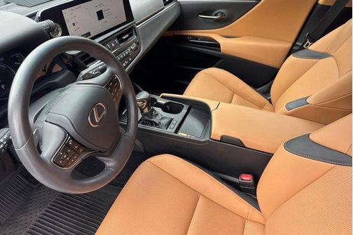 Iridium 2023 Lexus ES 300h Base