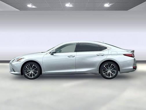 Iridium 2023 Lexus ES 300h Base