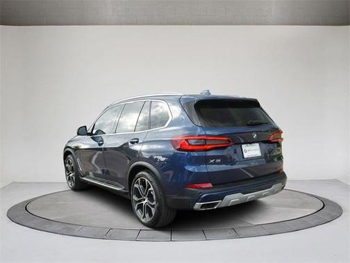 Photo 3 of 30 of 2019 BMW X5 xDrive50i