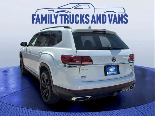 Pure White 2022 Volkswagen Atlas 3.6L SE w/Technology
