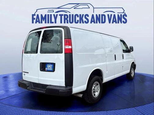 Summit White 2021 Chevrolet Express 2500 LT