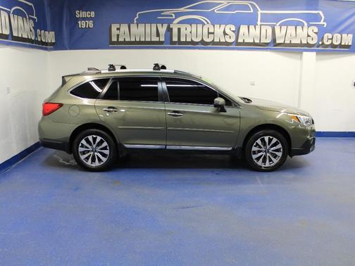 Photo 4 of 28 of 2017 Subaru Outback 3.6R Touring