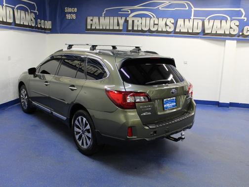 Photo 2 of 28 of 2017 Subaru Outback 3.6R Touring