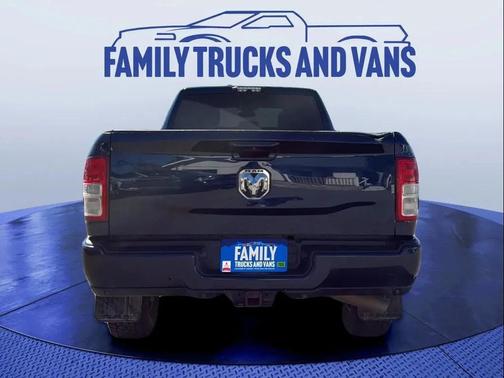 2019 RAM 2500 Big Horn Crew Cab 4x4 8' Box