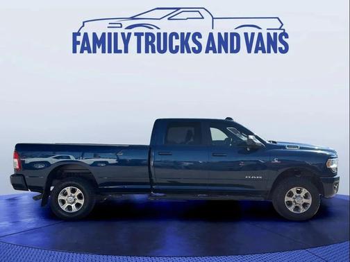 2019 RAM 2500 Big Horn Crew Cab 4x4 8' Box