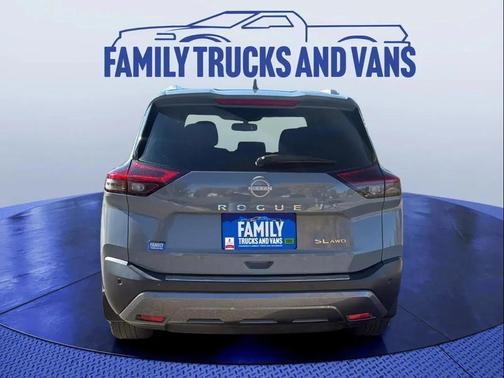 2022 Nissan Rogue SL