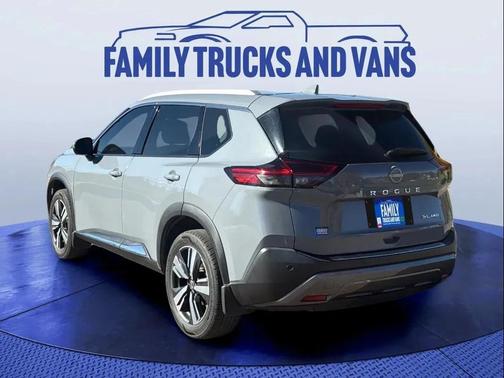 2022 Nissan Rogue SL