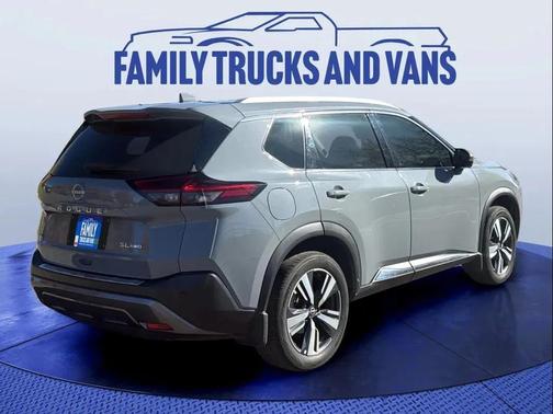 2022 Nissan Rogue SL