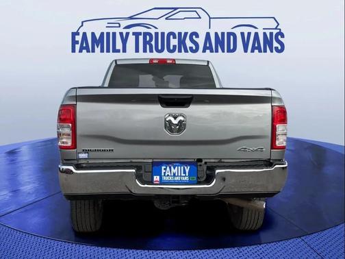 2024 RAM 2500 Big Horn Crew Cab 4x4 8' Box