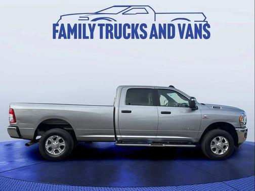 2024 RAM 2500 Big Horn Crew Cab 4x4 8' Box