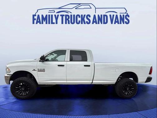 2017 RAM 2500 Tradesman Crew Cab 4x4 8' Box
