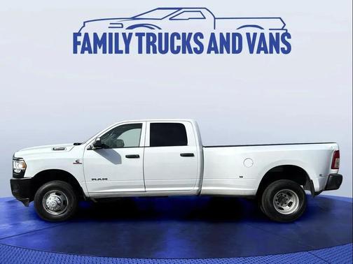 2022 RAM 3500 Tradesman Crew Cab 4x4 8' Box