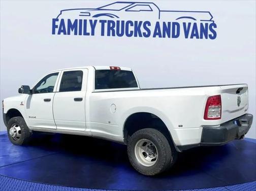 2022 RAM 3500 Tradesman Crew Cab 4x4 8' Box