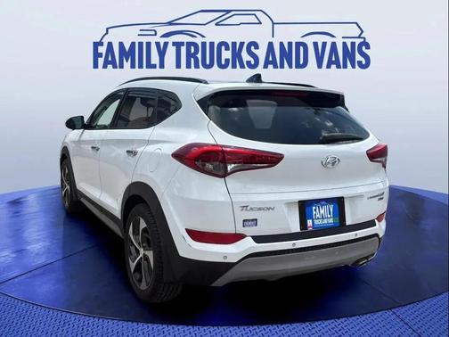 Winter White 2017 Hyundai TUCSON Limited