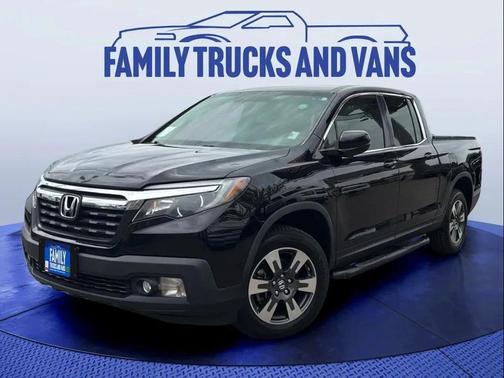 Crystal Black Pearl 2017 Honda Ridgeline RTL