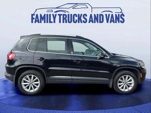 Deep Black Pearl 2017 Volkswagen Tiguan 2.0T Wolfsburg Edition
