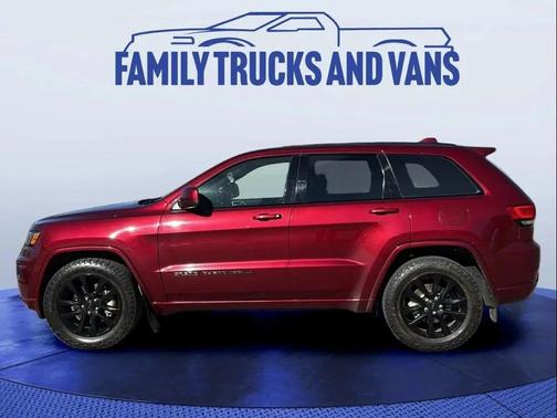 2022 Jeep Grand Cherokee Laredo