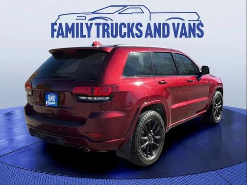 2022 Jeep Grand Cherokee Laredo