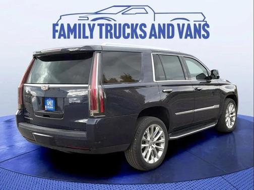 2018 Cadillac Escalade Luxury