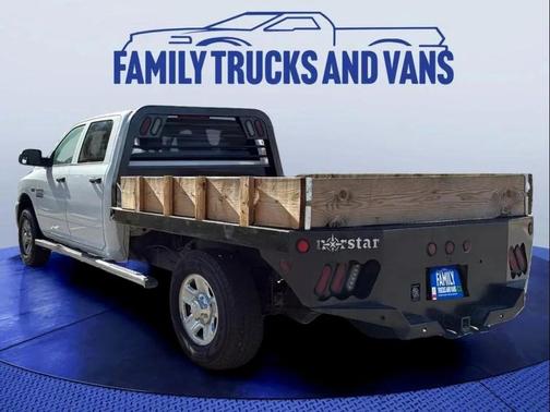 2017 RAM 2500 Tradesman Crew Cab 4x4 8' Box