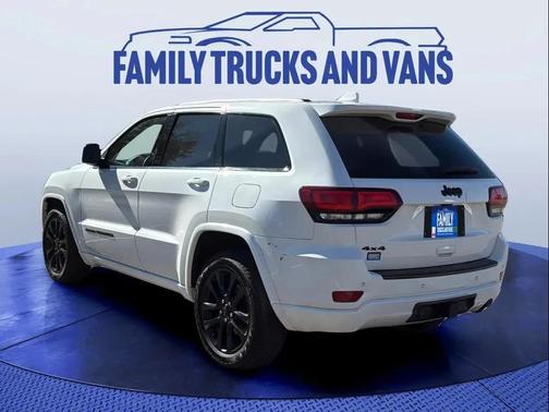 2017 Jeep Grand Cherokee Altitude