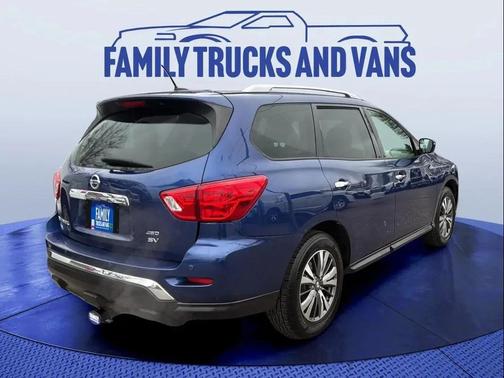 2017 Nissan Pathfinder SV