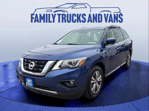 2017 Nissan Pathfinder SV