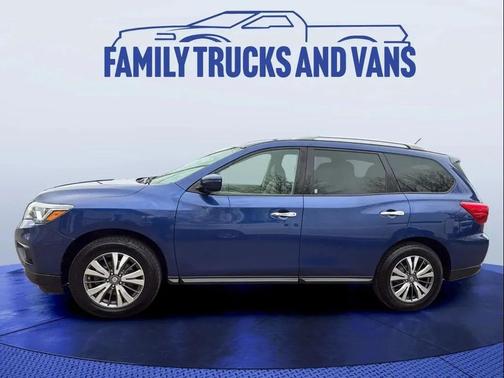 2017 Nissan Pathfinder SV