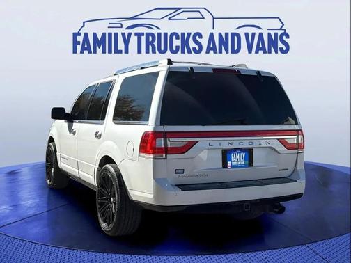 2015 Lincoln Navigator Base