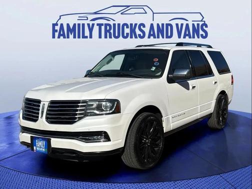 2015 Lincoln Navigator Base