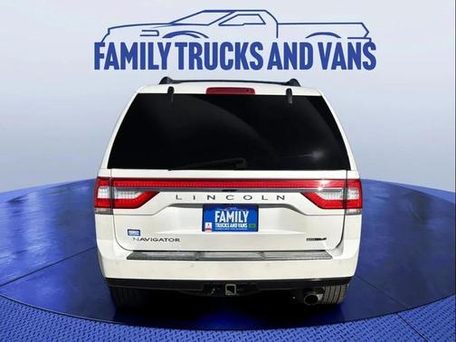 2015 Lincoln Navigator Base