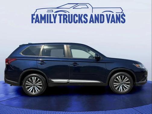 2020 Mitsubishi Outlander SE