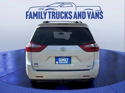 2015 Toyota Sienna XLE